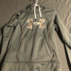 Under armour sweatshirt